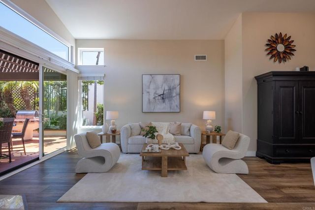 17765 Rosedown Place, San Diego, CA 92128