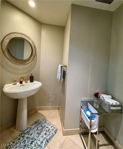 2857 Paradise Road 904, Las Vegas, NV 89109
