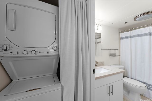 1088 Bishop Street 2603, Honolulu, HI 96813