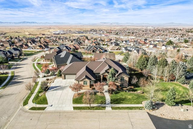 1542 S VALLEY VIEW DR, Perry, UT 84302