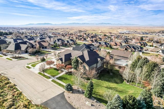 1542 S VALLEY VIEW DR, Perry, UT 84302
