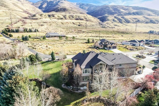 1542 S VALLEY VIEW DR, Perry, UT 84302