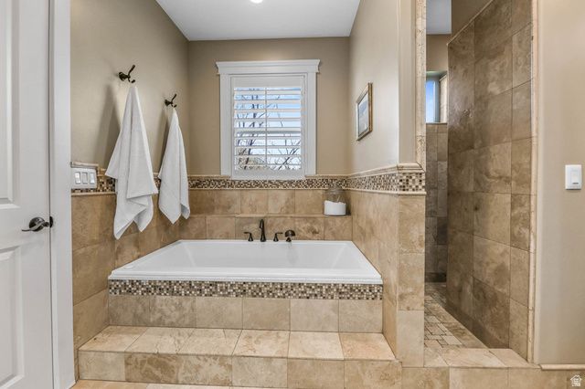 1542 S VALLEY VIEW DR, Perry, UT 84302