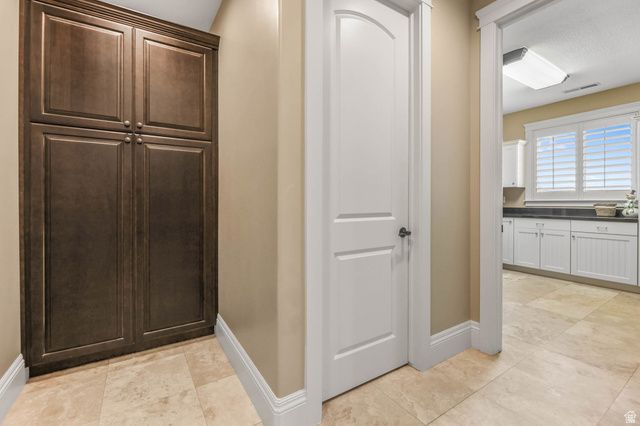 1542 S VALLEY VIEW DR, Perry, UT 84302