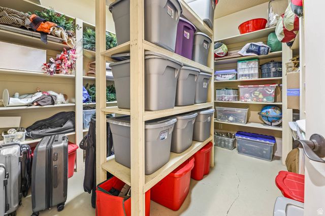 1542 S VALLEY VIEW DR, Perry, UT 84302