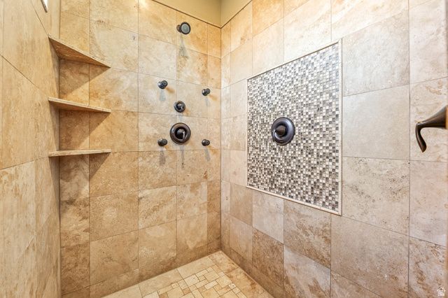 1542 S VALLEY VIEW DR, Perry, UT 84302