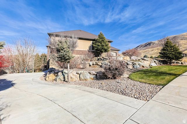 1542 S VALLEY VIEW DR, Perry, UT 84302