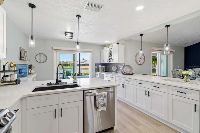 8712 53RD AVENUE W, Bradenton, FL 34210