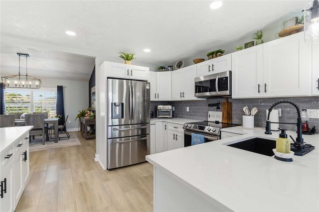 8712 53RD AVENUE W, Bradenton, FL 34210