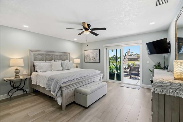 8712 53RD AVENUE W, Bradenton, FL 34210
