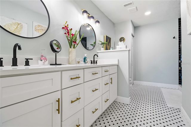 8712 53RD AVENUE W, Bradenton, FL 34210