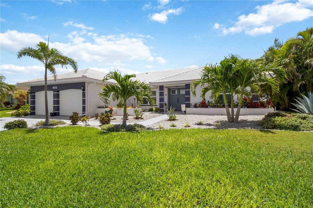 Image 4 of property listing at 8712 53RD AVENUE W, Bradenton, FL 34210