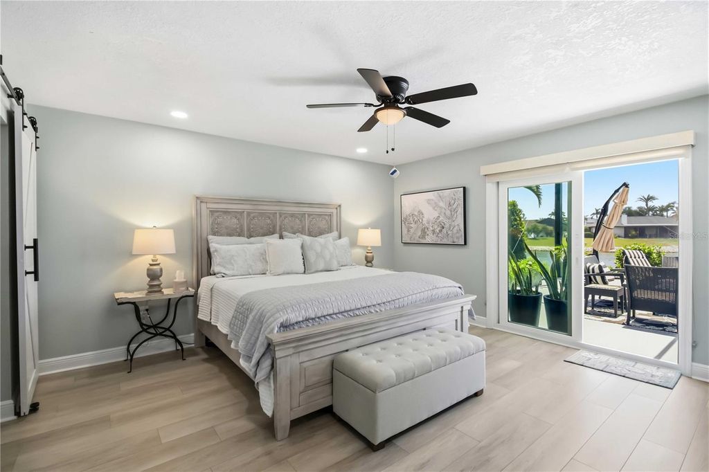 Image 37 of property listing at 8712 53RD AVENUE W, Bradenton, FL 34210