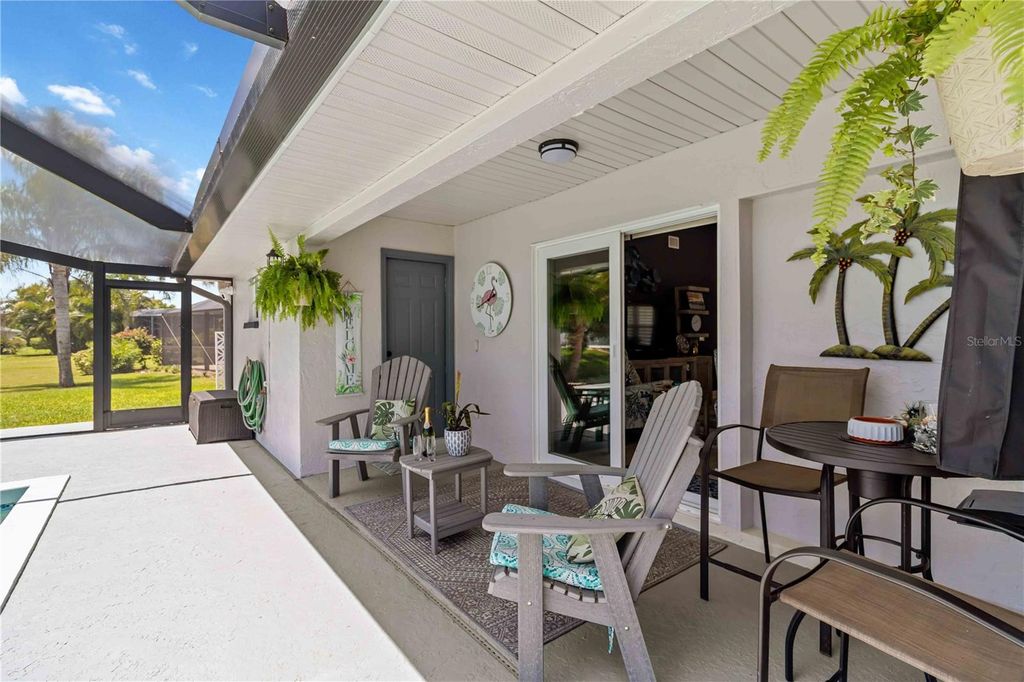 Image 46 of property listing at 8712 53RD AVENUE W, Bradenton, FL 34210