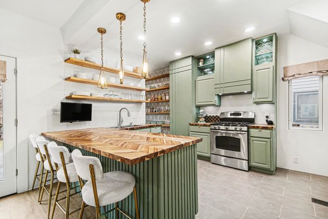 615 Logan Street SE, Grand Rapids, MI 49503