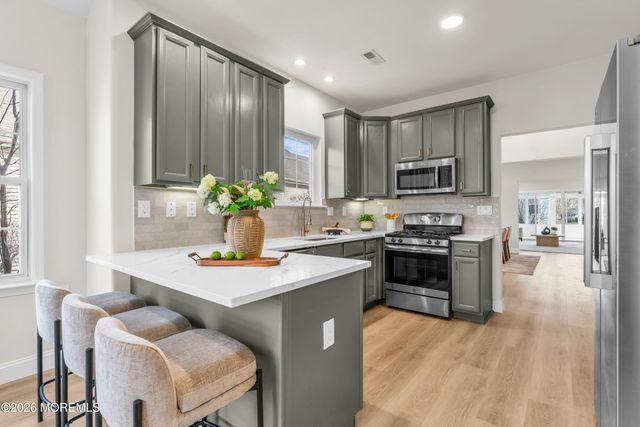 28 Florence Drive, Manchester, NJ 08759