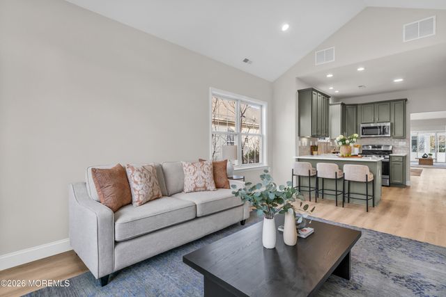 28 Florence Drive, Manchester, NJ 08759