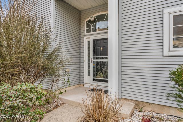 28 Florence Drive, Manchester, NJ 08759