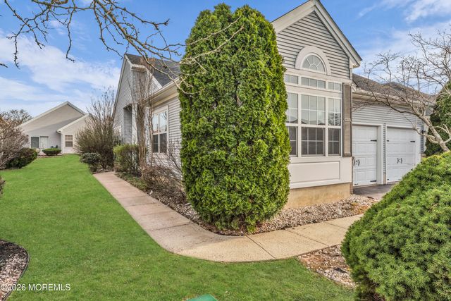 28 Florence Drive, Manchester, NJ 08759