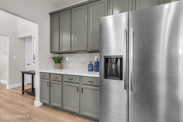 28 Florence Drive, Manchester, NJ 08759