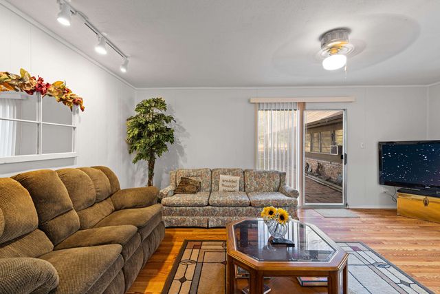 385 Connie Ln., Waskom, TX 75692