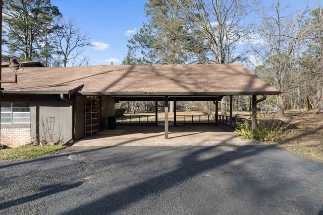 385 Connie Ln., Waskom, TX 75692