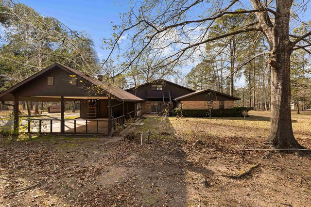 385 Connie Ln., Waskom, TX 75692