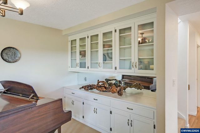 1866 Merritt St S, Salem, OR 97302