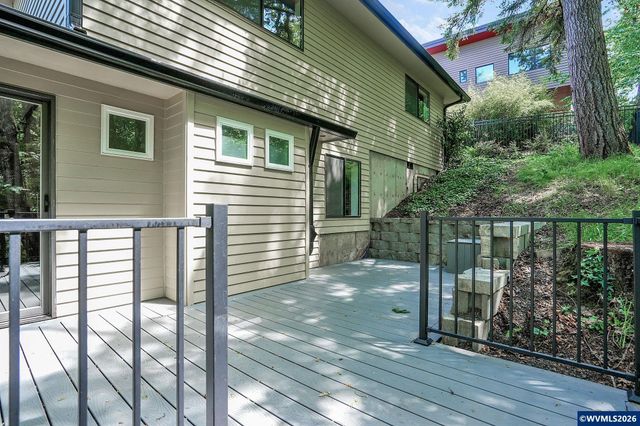 1866 Merritt St S, Salem, OR 97302