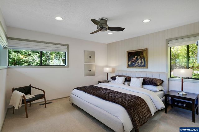 1866 Merritt St S, Salem, OR 97302