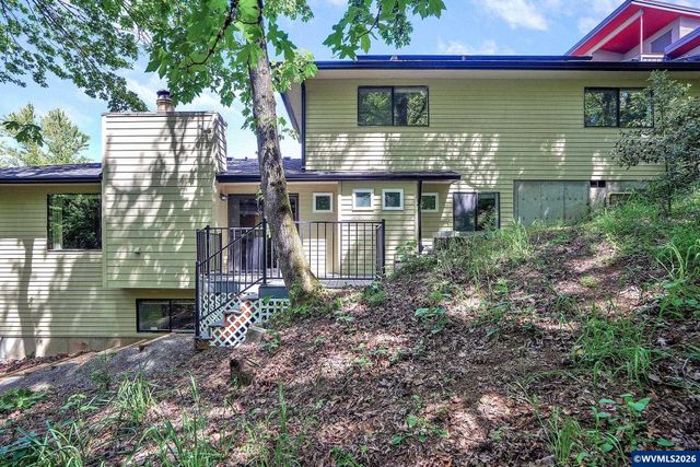 1866 Merritt St S, Salem, OR 97302