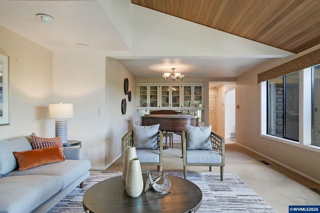 1866 Merritt St S, Salem, OR 97302