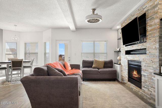 7328 Corona Del Sol Drive, El Paso, TX 79911