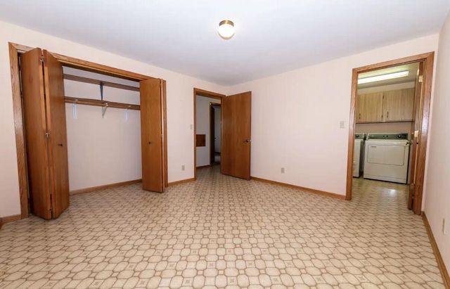 1816 Camelot BOULEVARD, Sheboygan, WI 53081