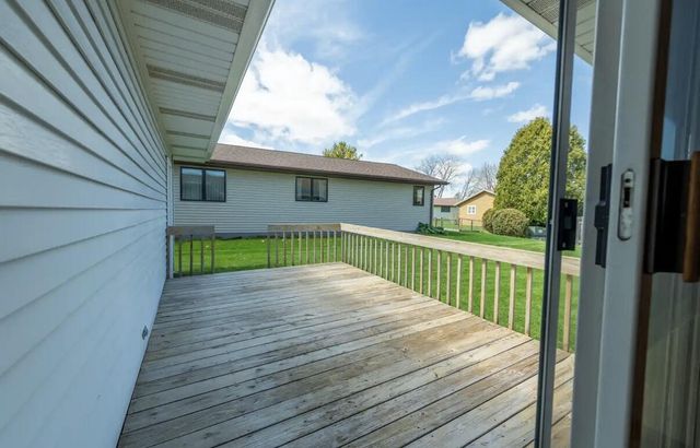 1816 Camelot BOULEVARD, Sheboygan, WI 53081