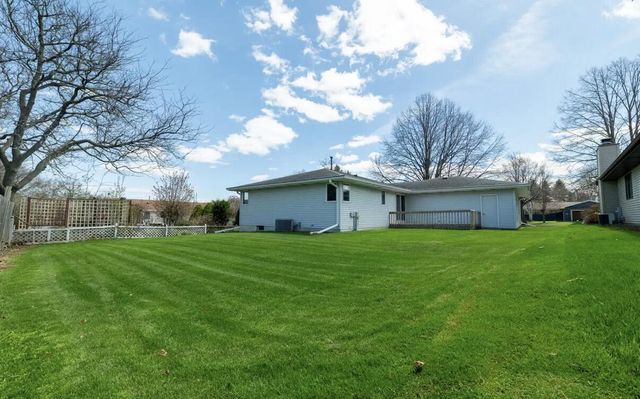 1816 Camelot BOULEVARD, Sheboygan, WI 53081