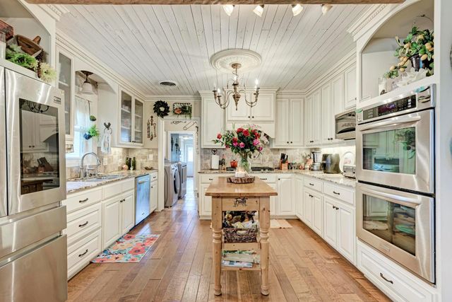 7800 County Road 210 RD, Bertram, TX 78605