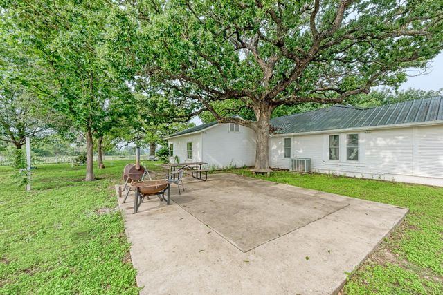 7800 County Road 210 RD, Bertram, TX 78605