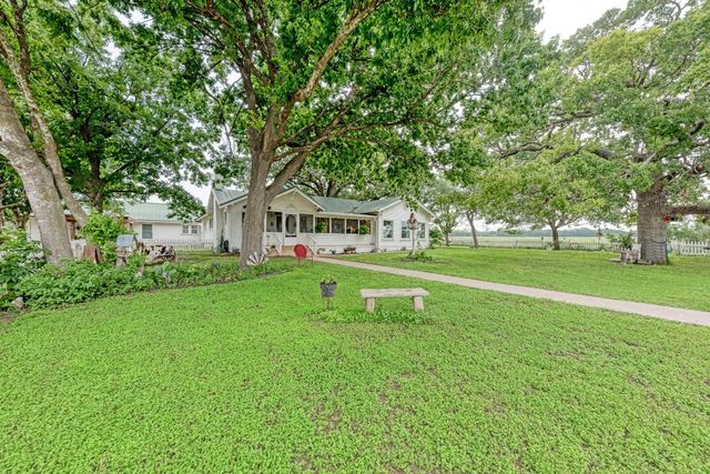 7800 County Road 210 RD, Bertram, TX 78605