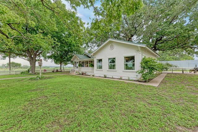 7800 County Road 210 RD, Bertram, TX 78605