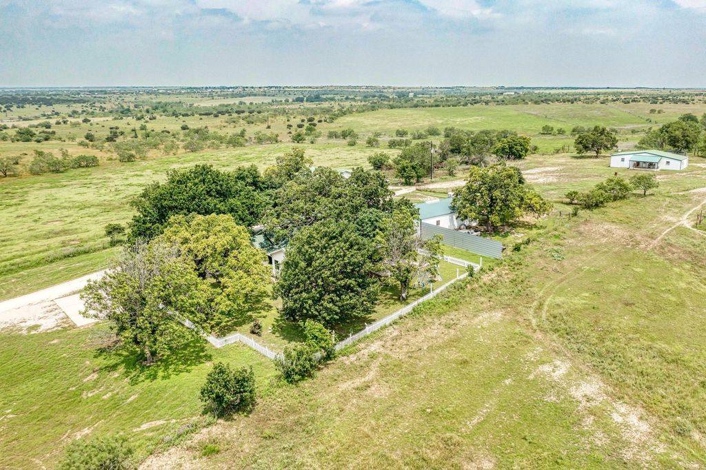7800 County Road 210 RD, Bertram, TX 78605