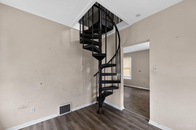 6823 Betts Avenue, North College Hill, OH 45239