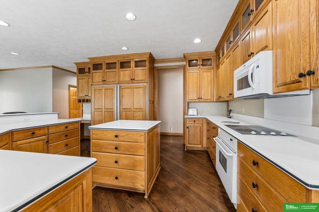 1350 N Bristolwood Drive, Fremont, NE 68025