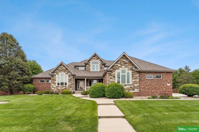 1350 N Bristolwood Drive, Fremont, NE 68025