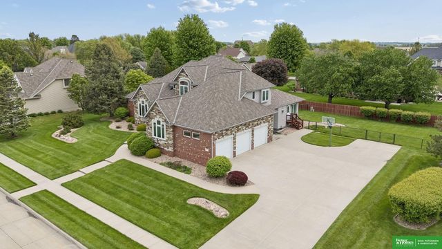 1350 N Bristolwood Drive, Fremont, NE 68025