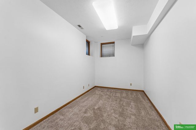 1350 N Bristolwood Drive, Fremont, NE 68025