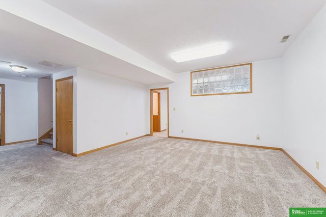 1350 N Bristolwood Drive, Fremont, NE 68025