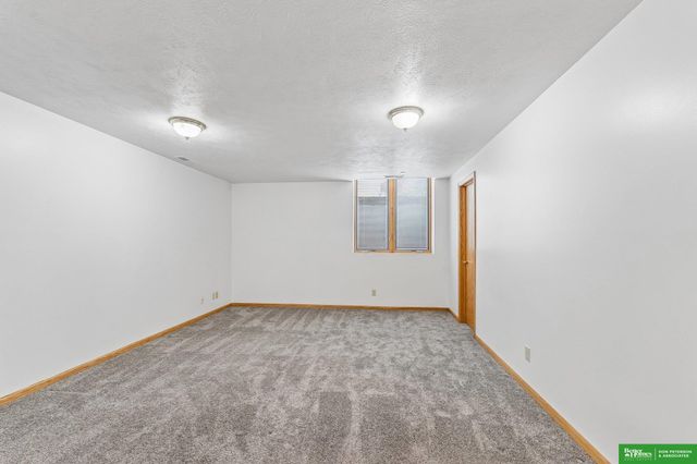 1350 N Bristolwood Drive, Fremont, NE 68025
