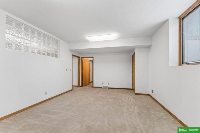 1350 N Bristolwood Drive, Fremont, NE 68025