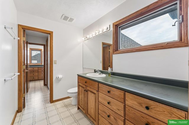 1350 N Bristolwood Drive, Fremont, NE 68025